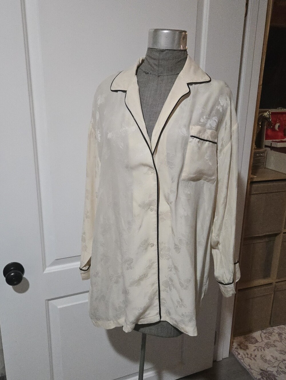Vintage 80s Gold Label Victoria's Secret Ivory Floral Silk Sleep Shirt, Size M